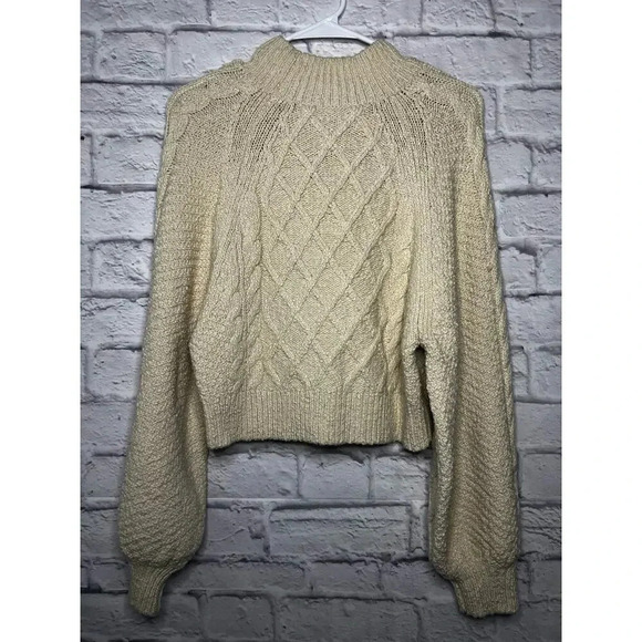Free People cable knit cropped pullover sweater, size XS. - Picture 3 of 9